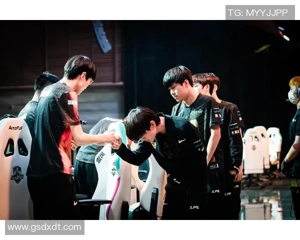 电竞新闻RNG在全球总决赛积分榜中以95分稳居第一位置引发热议 电竞新闻RNG在全球总决赛积分榜中以95分稳居第一位置引发热议