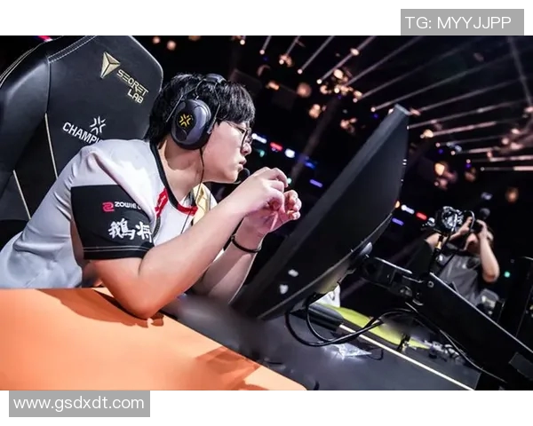 电竞新闻和平精英巨献深入探讨EDG团队协作的秘密与成功之道 电竞新闻和平精英巨献深入探讨EDG团队协作的秘密与成功之道